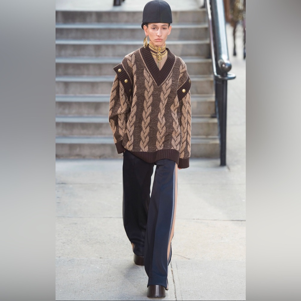 Marc Jacobs Fall 2017 Runway Brown Cable Knit Sweater
